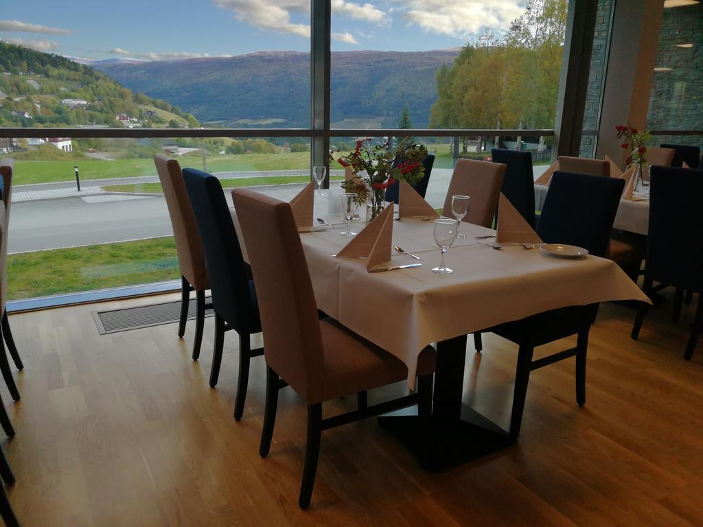 Dombas Hotel ภายนอก รูปภาพ