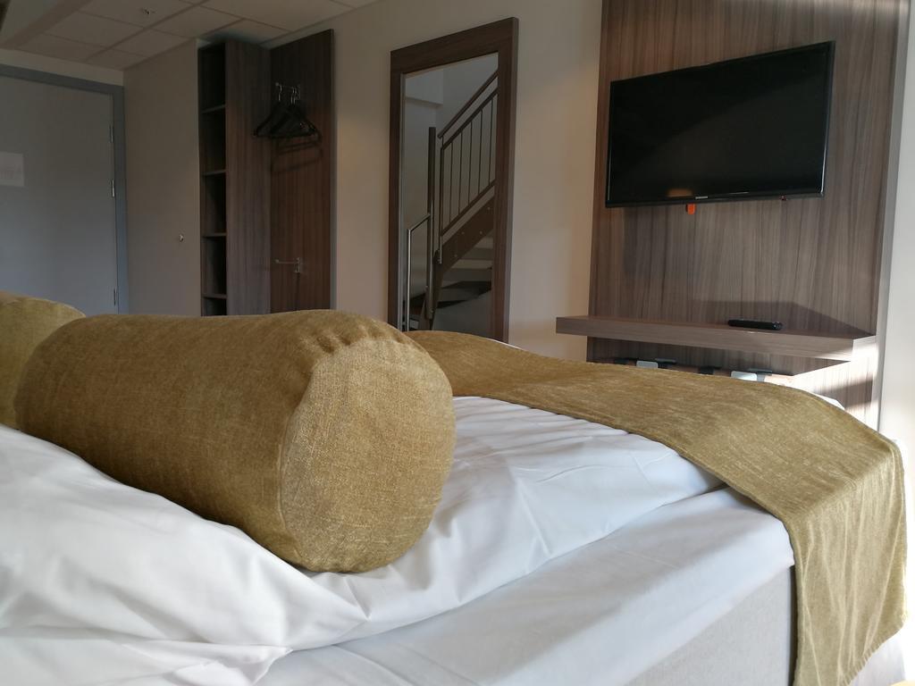 Dombas Hotel ภายนอก รูปภาพ