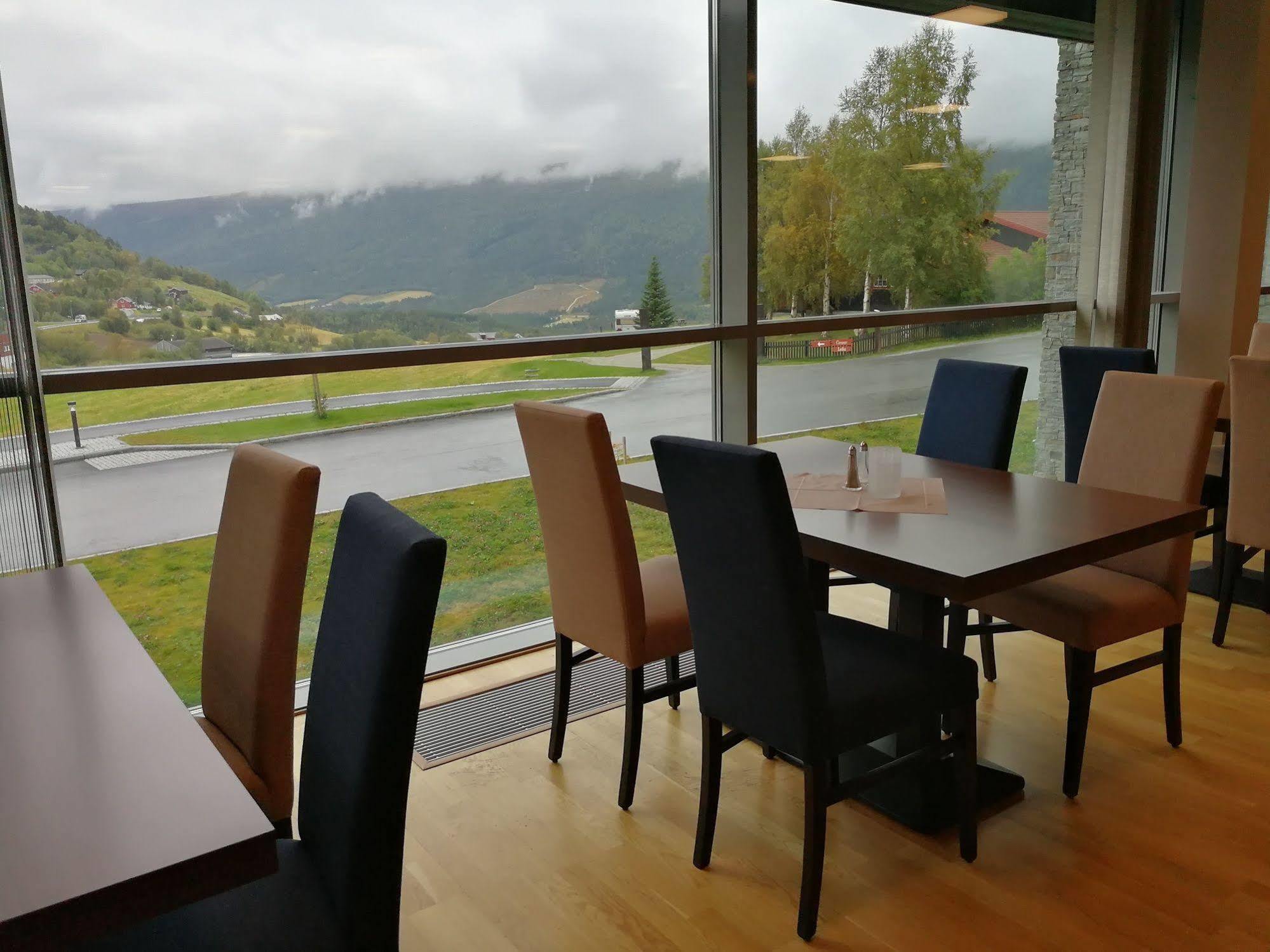 Dombas Hotel ภายนอก รูปภาพ
